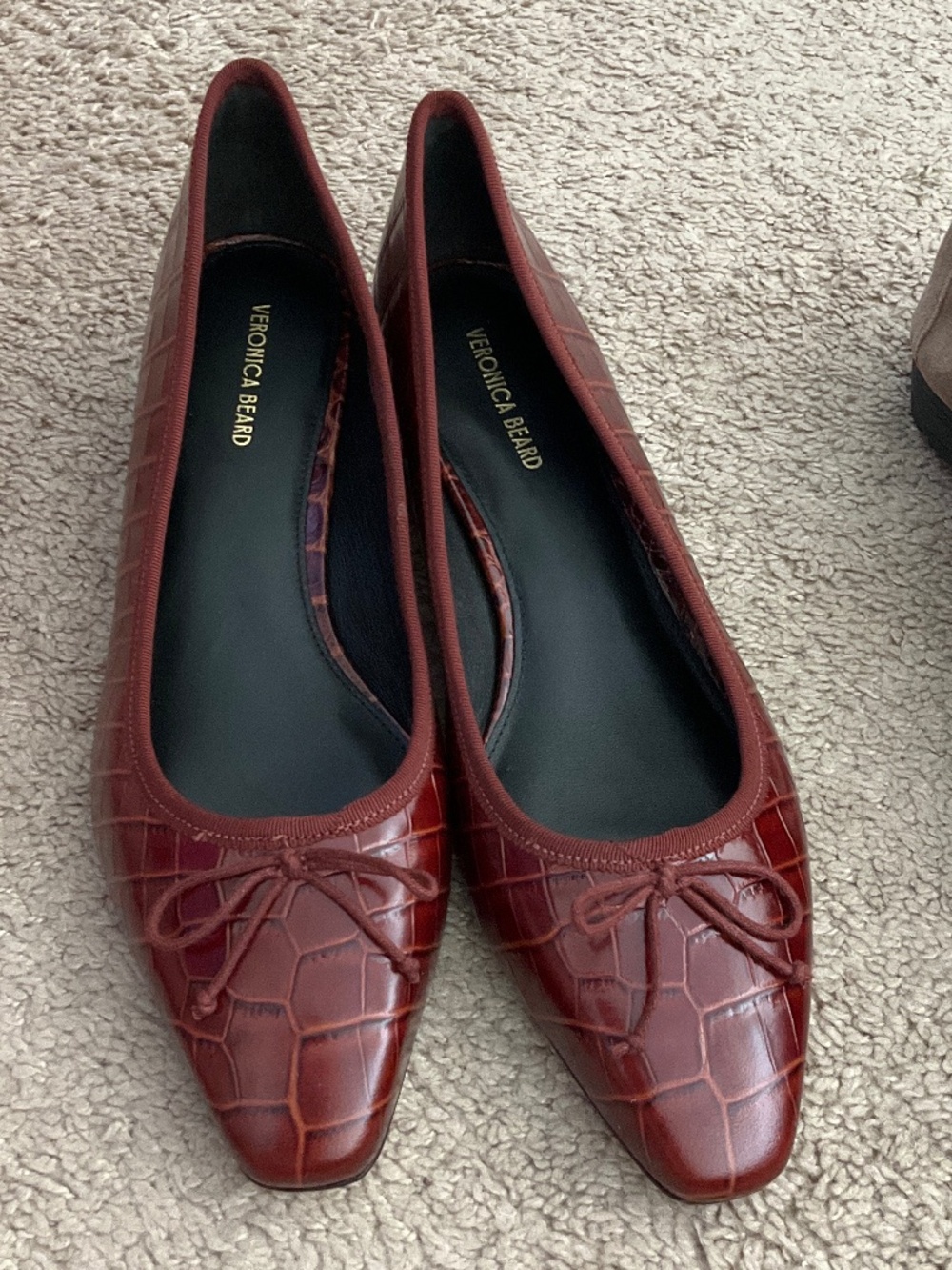 Veronica Beard Cecile Bow Crocodile Leather Pumps - Picture 3 of 9